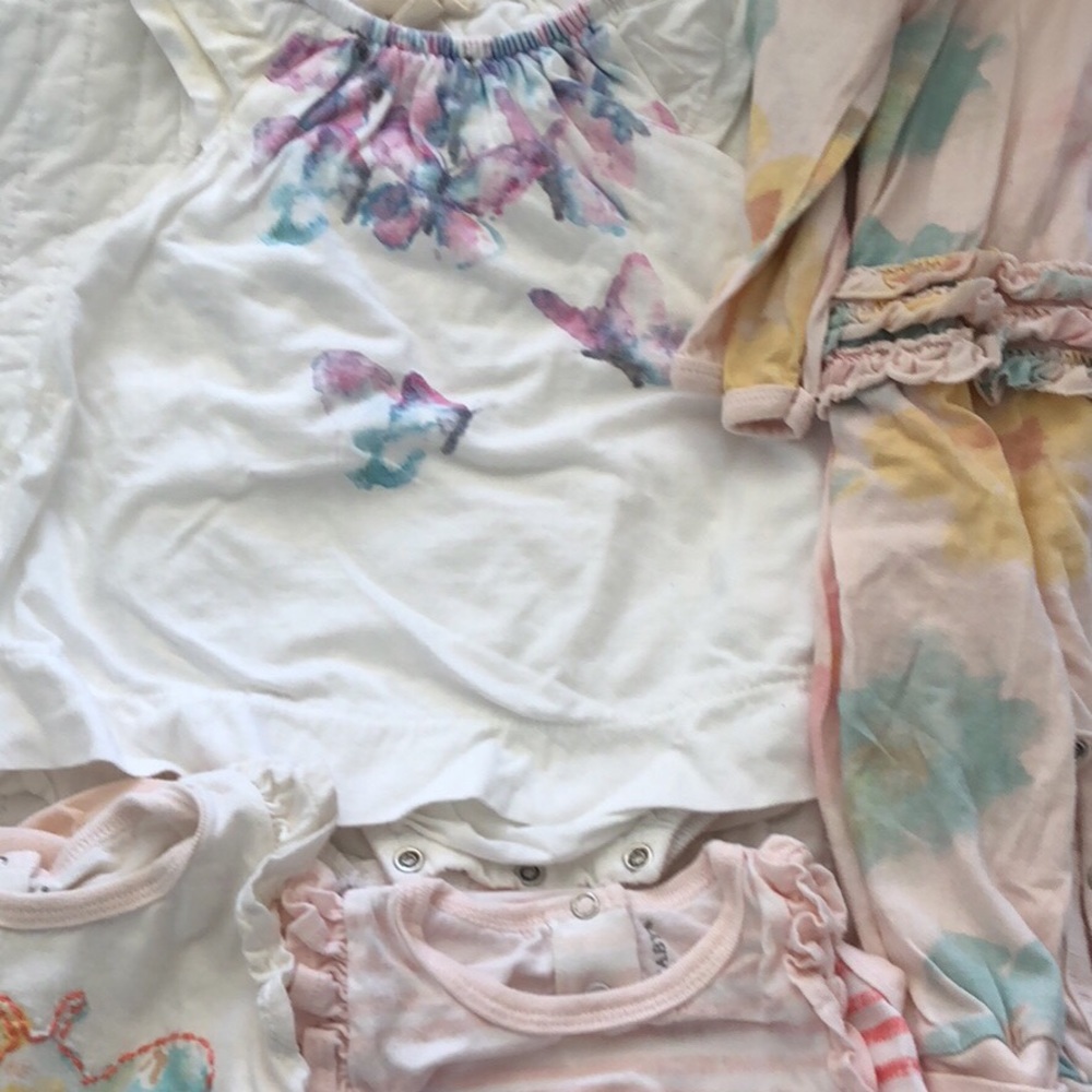 Burt’s Bees Lot of baby girl clothes 6-9 months
